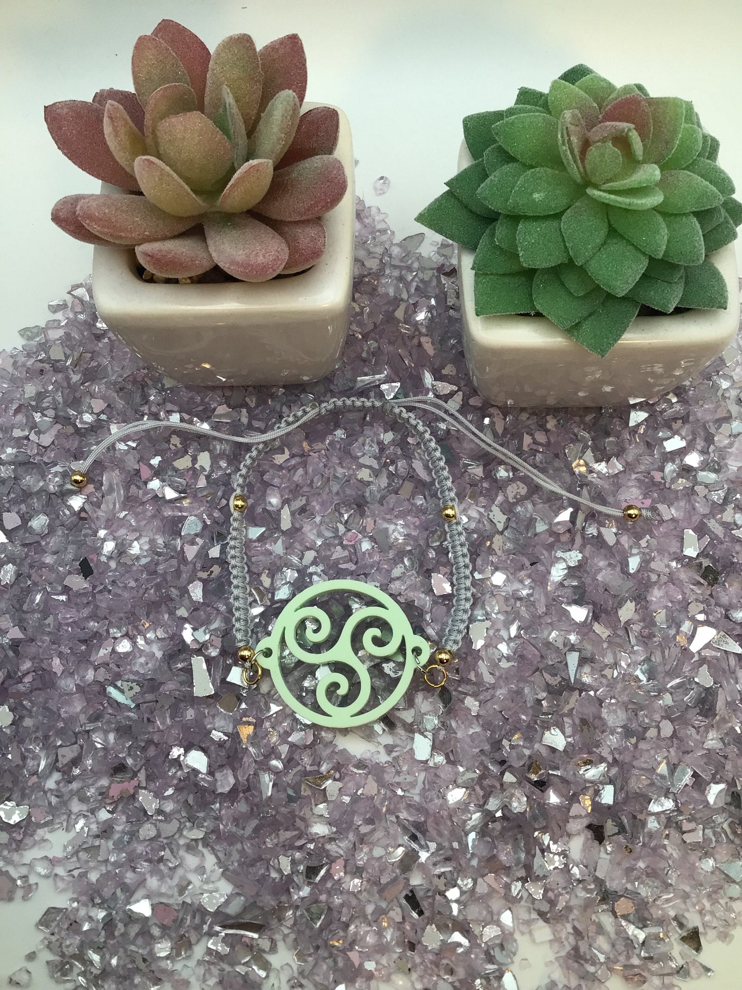 Bracelet réglable en acrylique vert menthe BDSM Triskelion