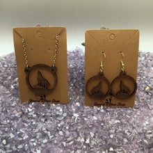 Load image into Gallery viewer, BDSM Primal Wolf Necklace &amp; Wolf Earrings Wood Set
