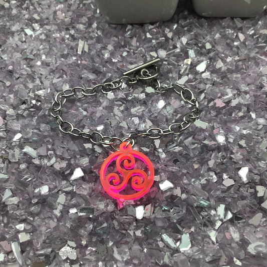 Triskelion Hot Pink Acrylic on 7" Chain Bracelet